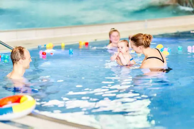 Babysvømning med FysioHuset i Randers, Alle instruktører er børnefysioterapeuter