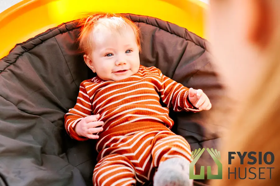 Tumletimen babymotorik med Fysiohuset i Randers, instruktøren er fysioterapeut