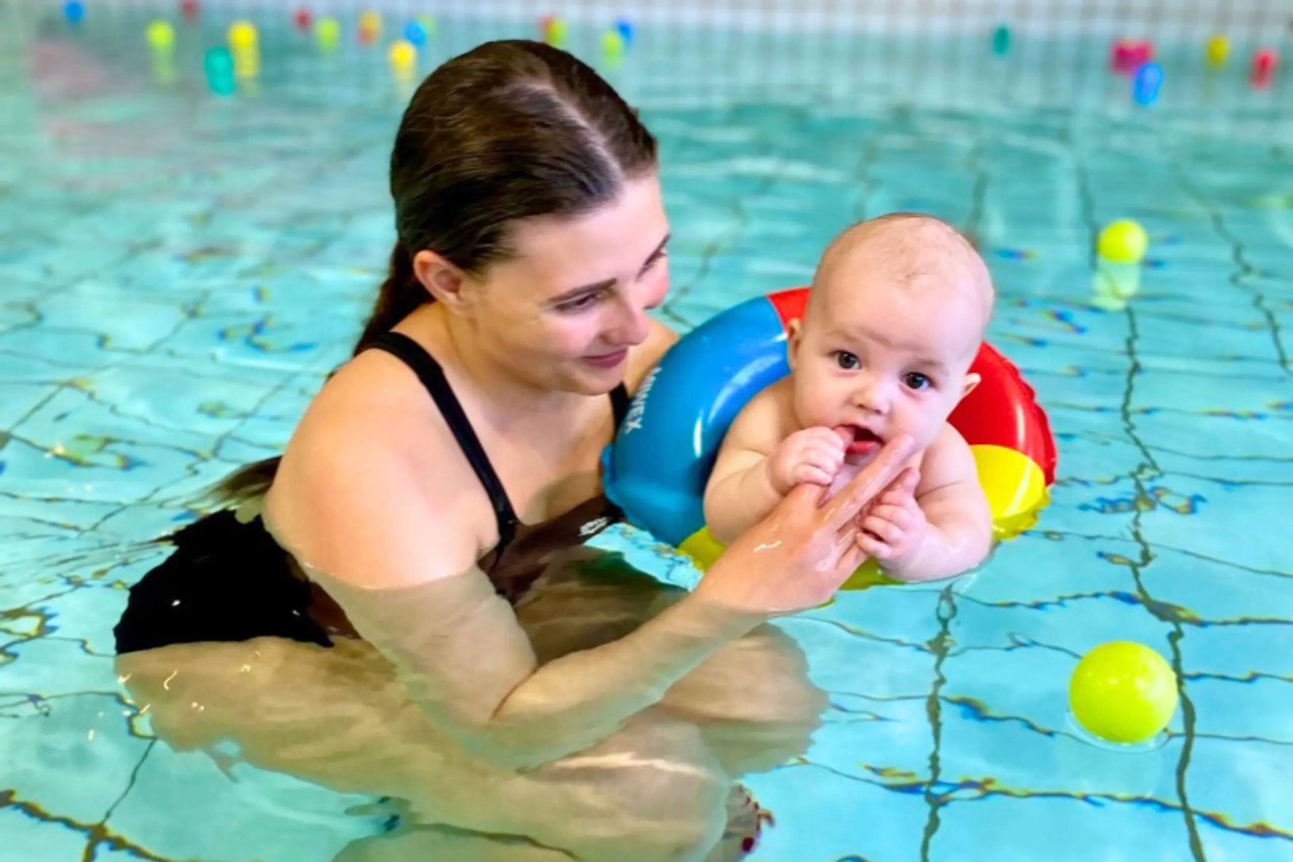 babysvømning hos børneklinikken fysiohuset