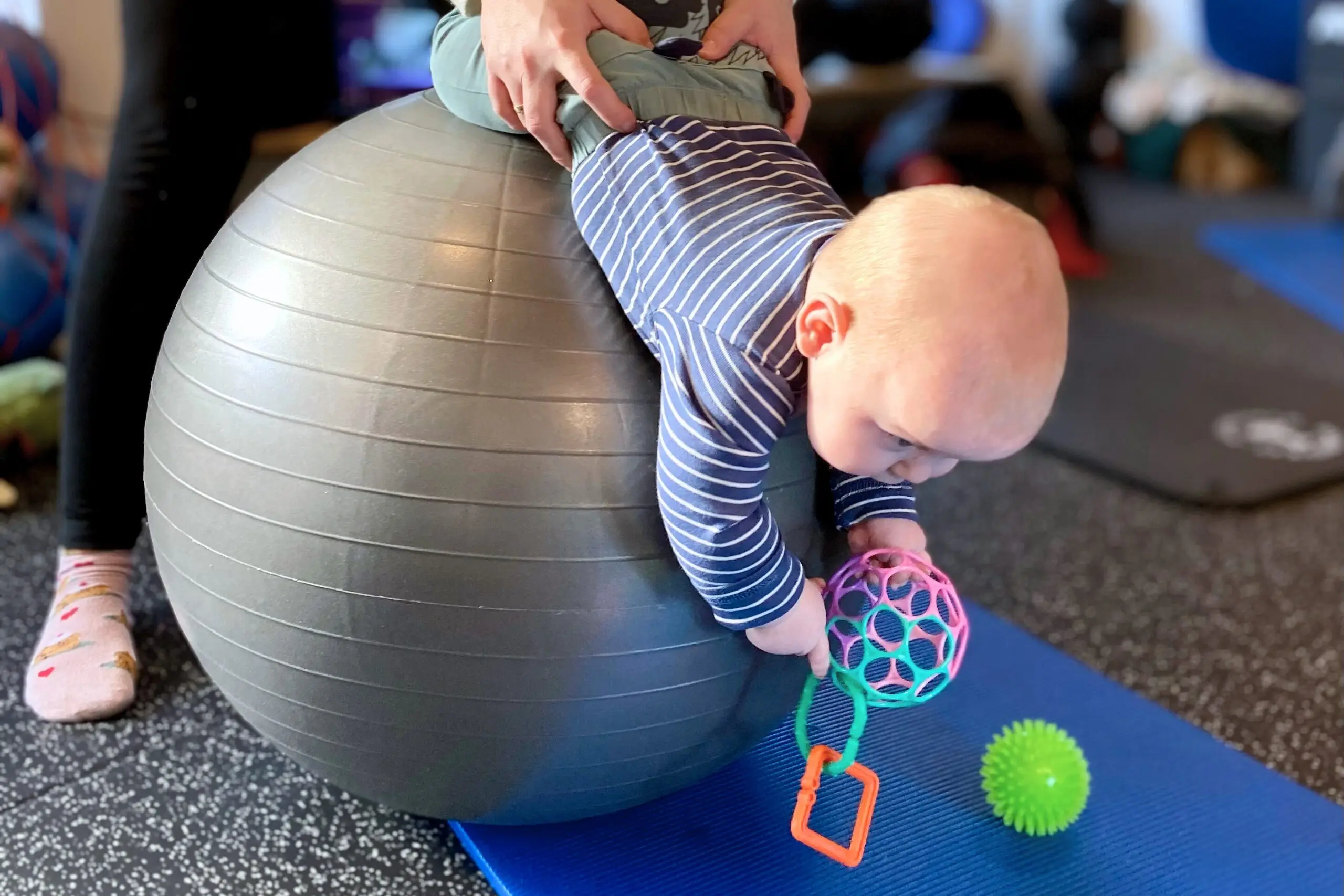 babytummel hos børneklinikken fysiohuset