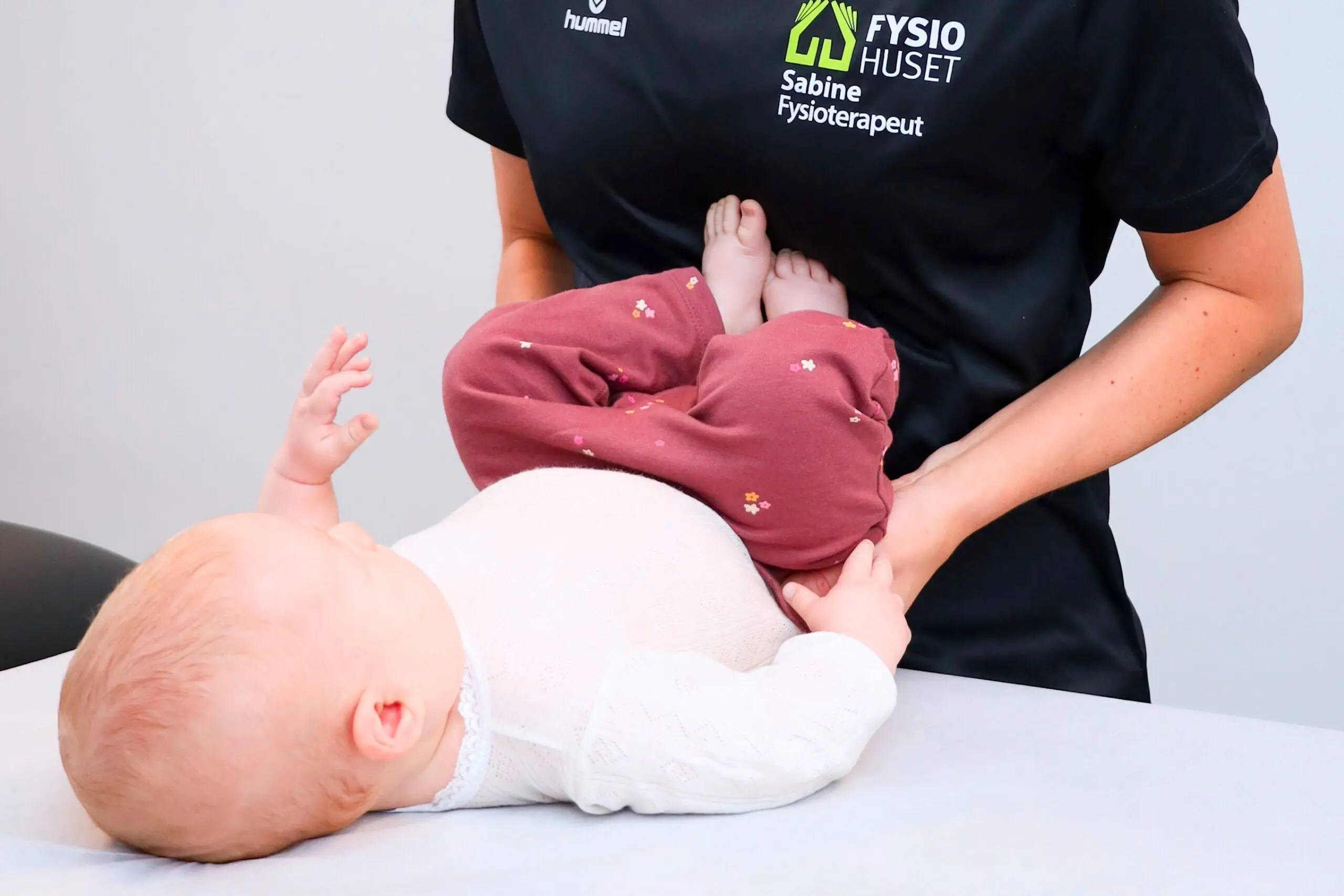Babybehandling hos børneklinikken fysiohuset